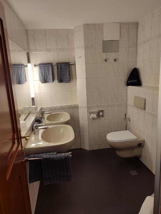 Oscars Hotel 1415 บาด ลีเบินเซลล์ ภายนอก รูปภาพ